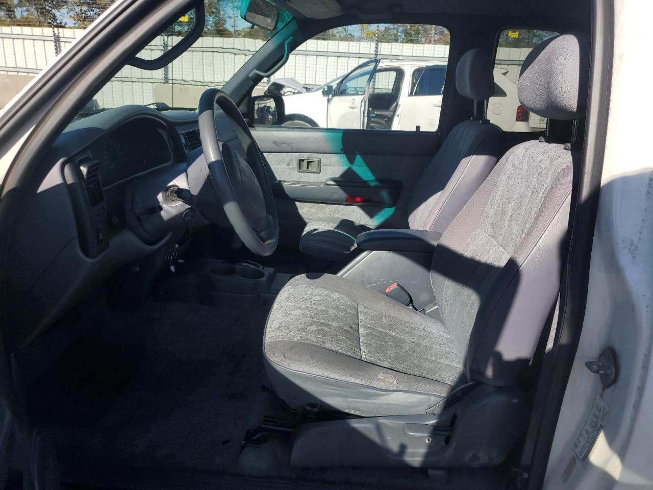 2000 Toyota Tacoma Xtracab Prerunner VIN: 4TASN92N9YZ607833 Lot: 90656645