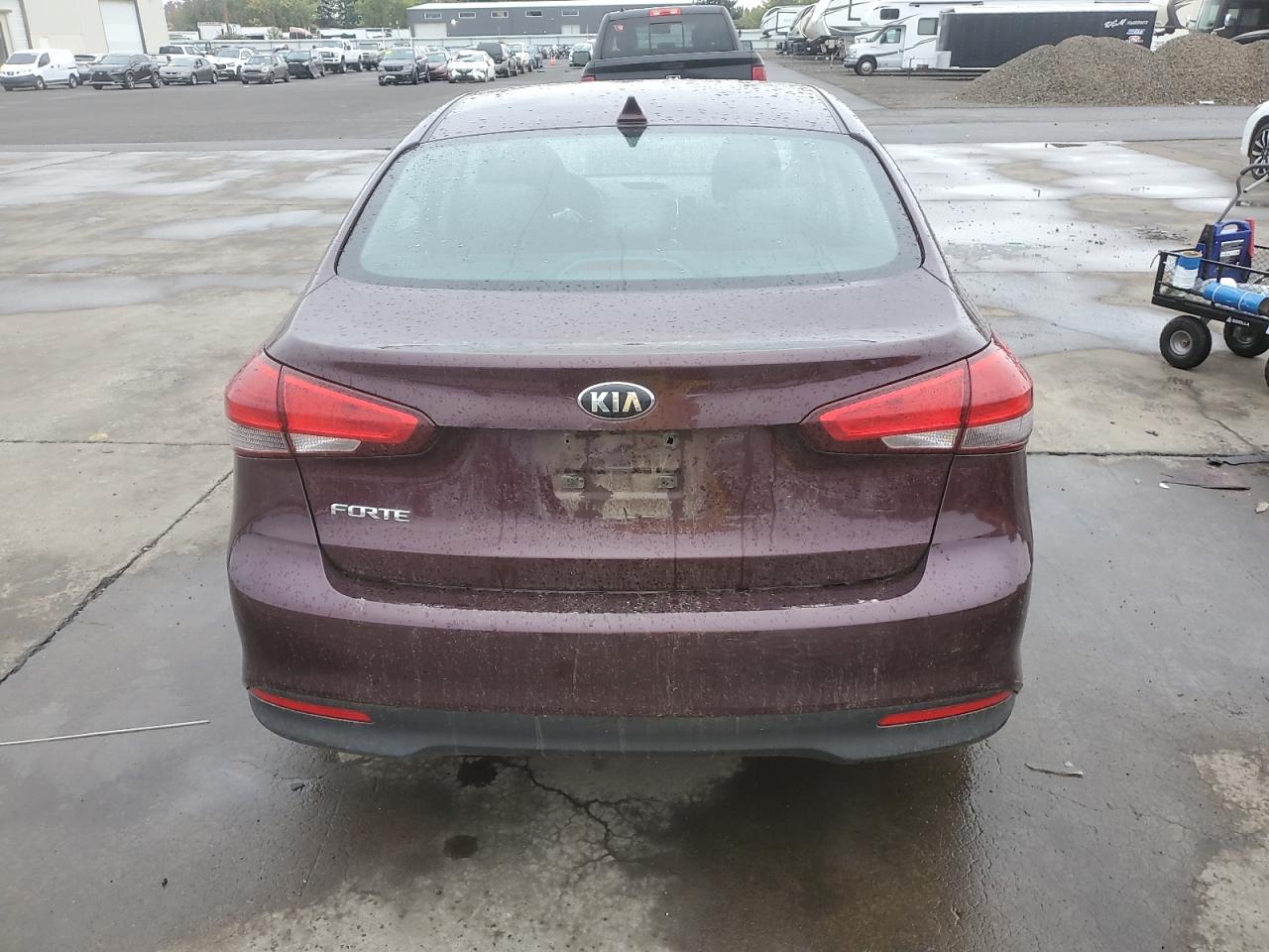 2018 Kia Forte Lx VIN: 3KPFL4A79JE226194 Lot: 82350955