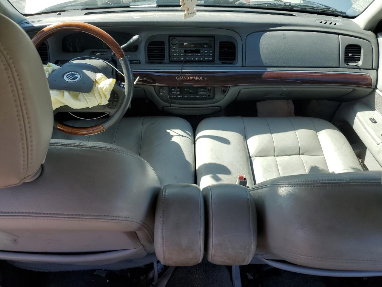 2003 Mercury Marquis VIN: 2MEFM75W13X681892 Lot: 81941275