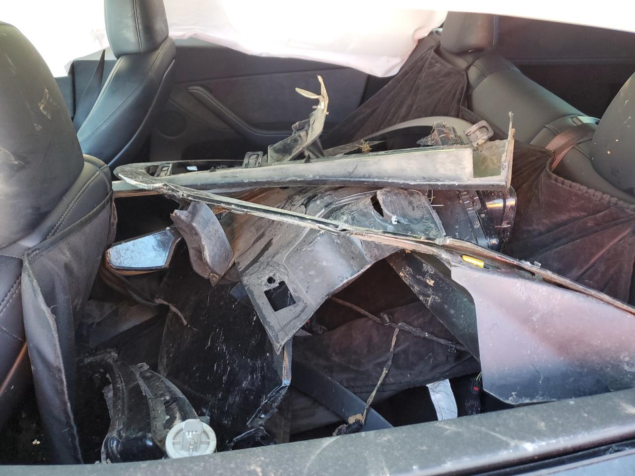 2024 Tesla Model Y VIN: 7SAYGDED8RA330260 Lot: 86276315