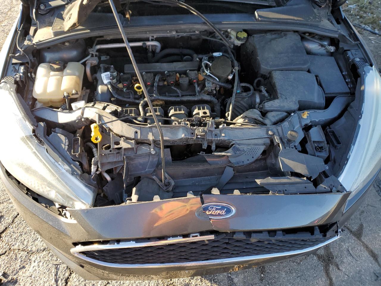 2015 Ford Focus Se VIN: 1FADP3K23FL217553 Lot: 85790305