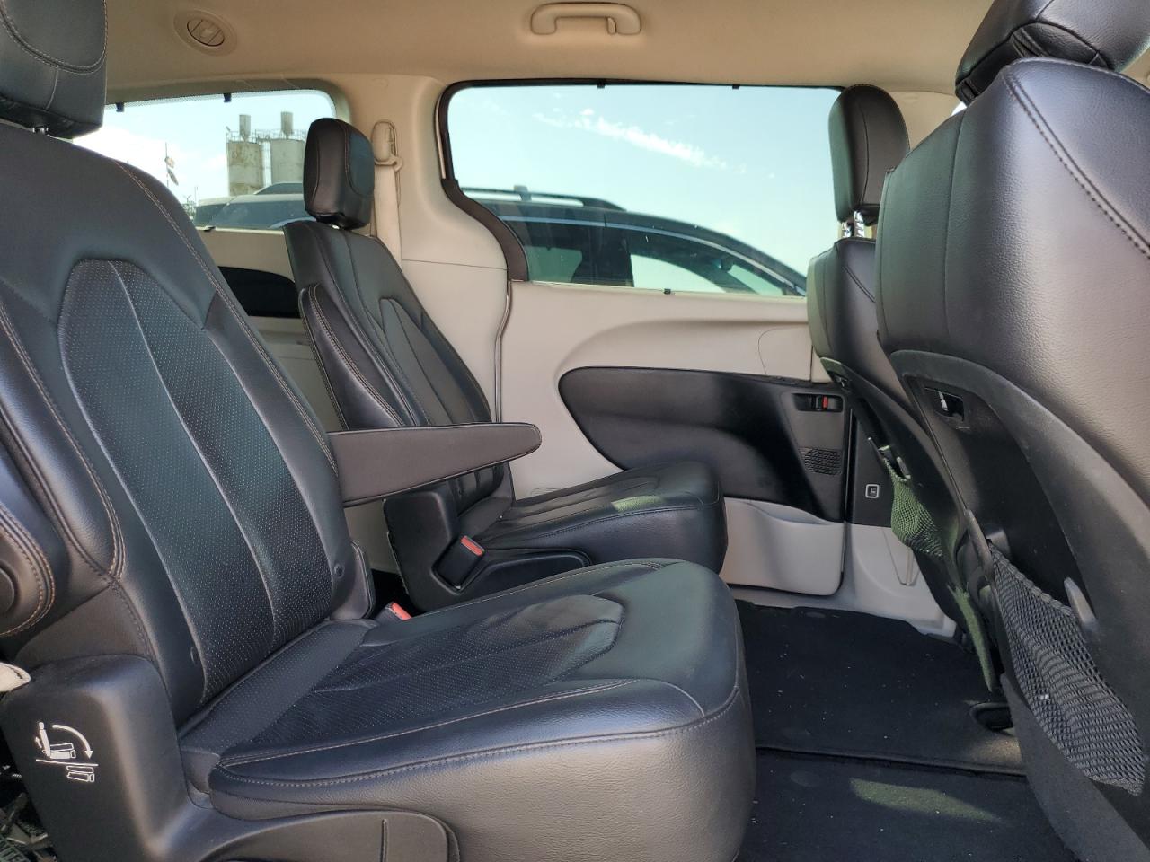 2018 Chrysler Pacifica Touring L VIN: 2C4RC1BG6JR263079 Lot: 85905085