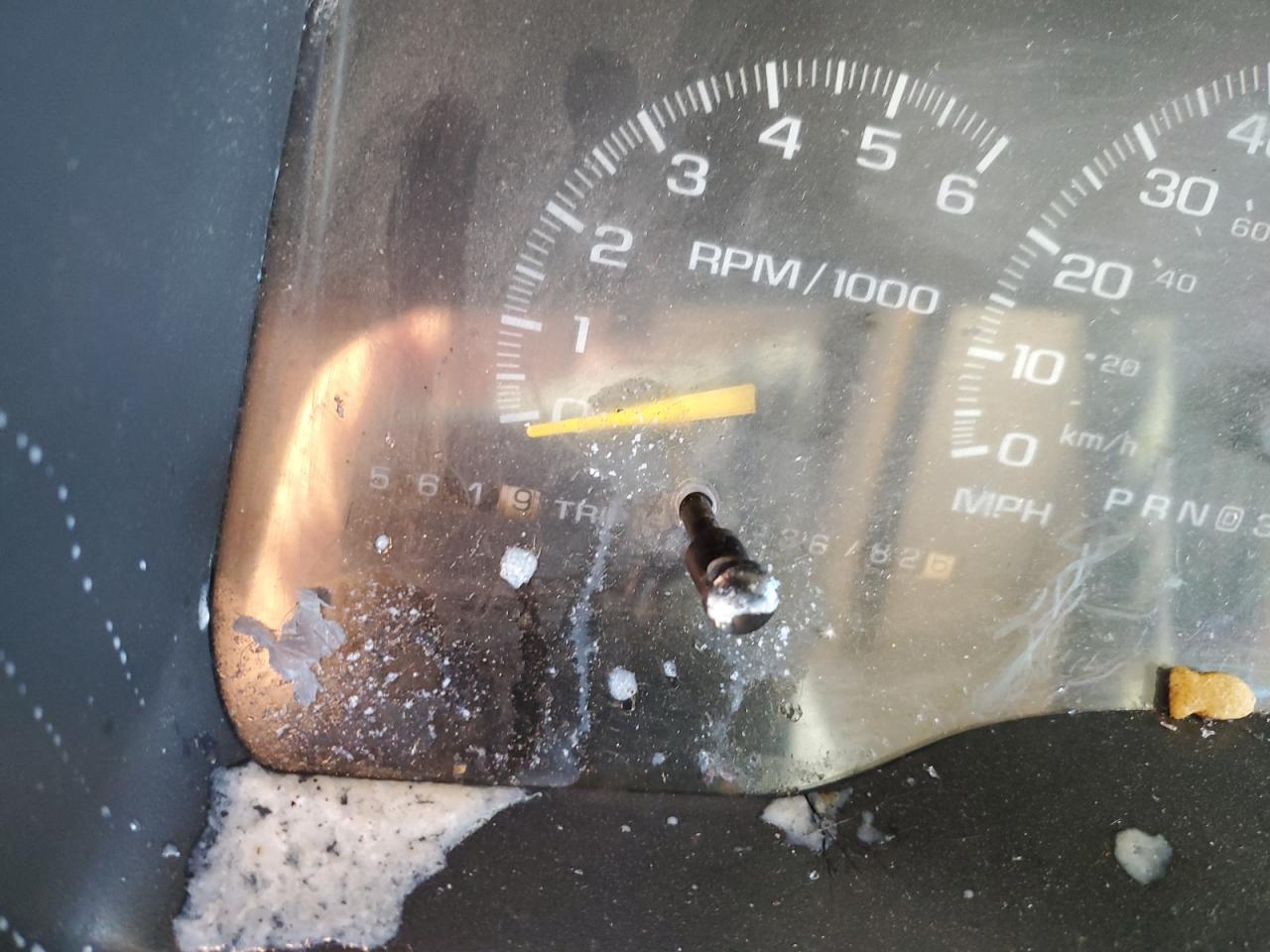 1999 GMC Suburban K2500 VIN: 3GKGK26J9XG527906 Lot: 90121165