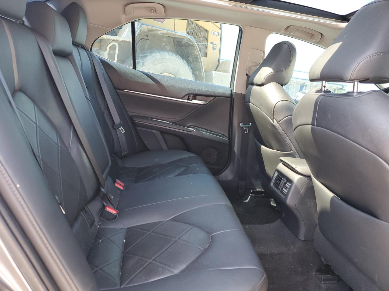 2018 Toyota Camry L VIN: 4T1B11HK9JU104297 Lot: 82004745