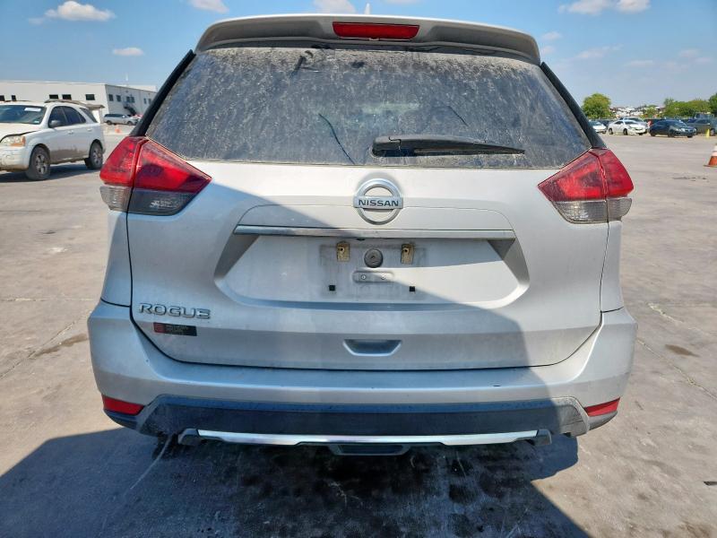 NISSAN ROGUE 2018 Серебристый