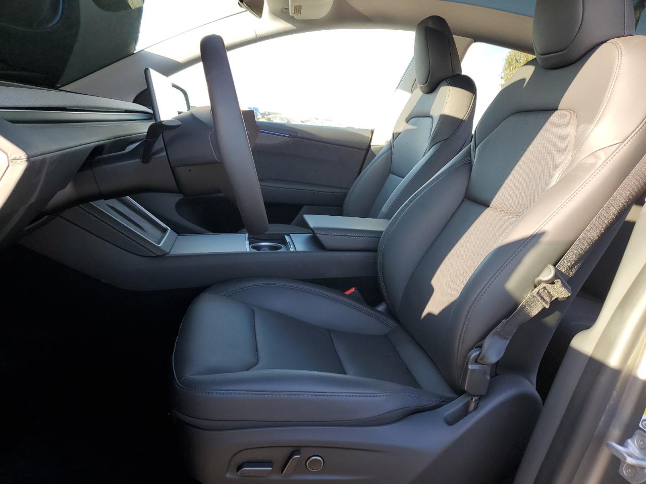 2026 Tesla Model Y VIN: 7SAYGDED6TF388913 Lot: 86661455