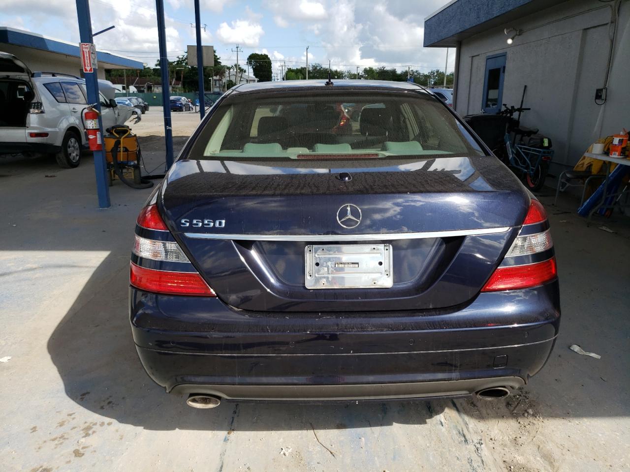 2007 Mercedes-Benz S 550 VIN: WDDNG71XX7A057483 Lot: 89670905