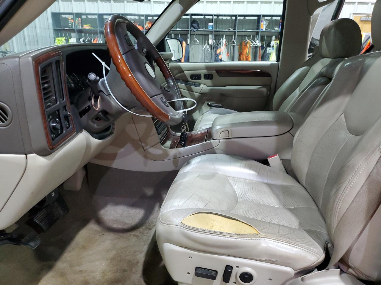 2005 Cadillac Escalade Luxury VIN: 1GYEK63N35R147856 Lot: 87464235