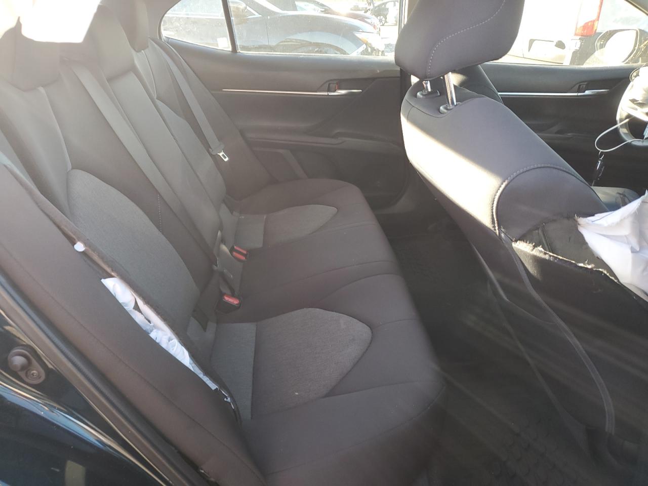 2021 Toyota Camry Le VIN: 4T1C11AK0MU558487 Lot: 84810095