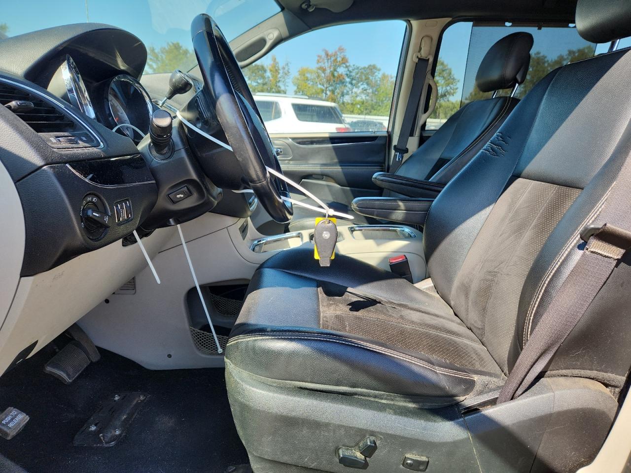 2014 Dodge Grand Caravan Sxt VIN: 2C4RDGCG4ER370958 Lot: 84572855