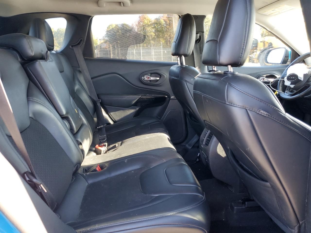 2020 Jeep Cherokee Latitude Plus VIN: 1C4PJMLX8LD523873 Lot: 82459075