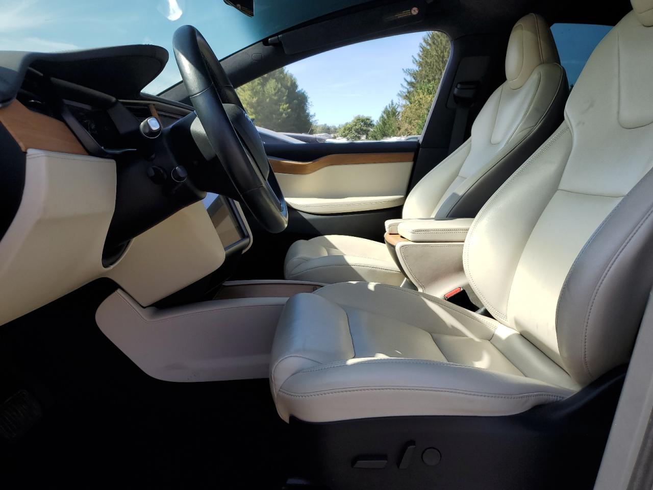 2020 Tesla Model X VIN: 5YJXCBE26LF228747 Lot: 84888775
