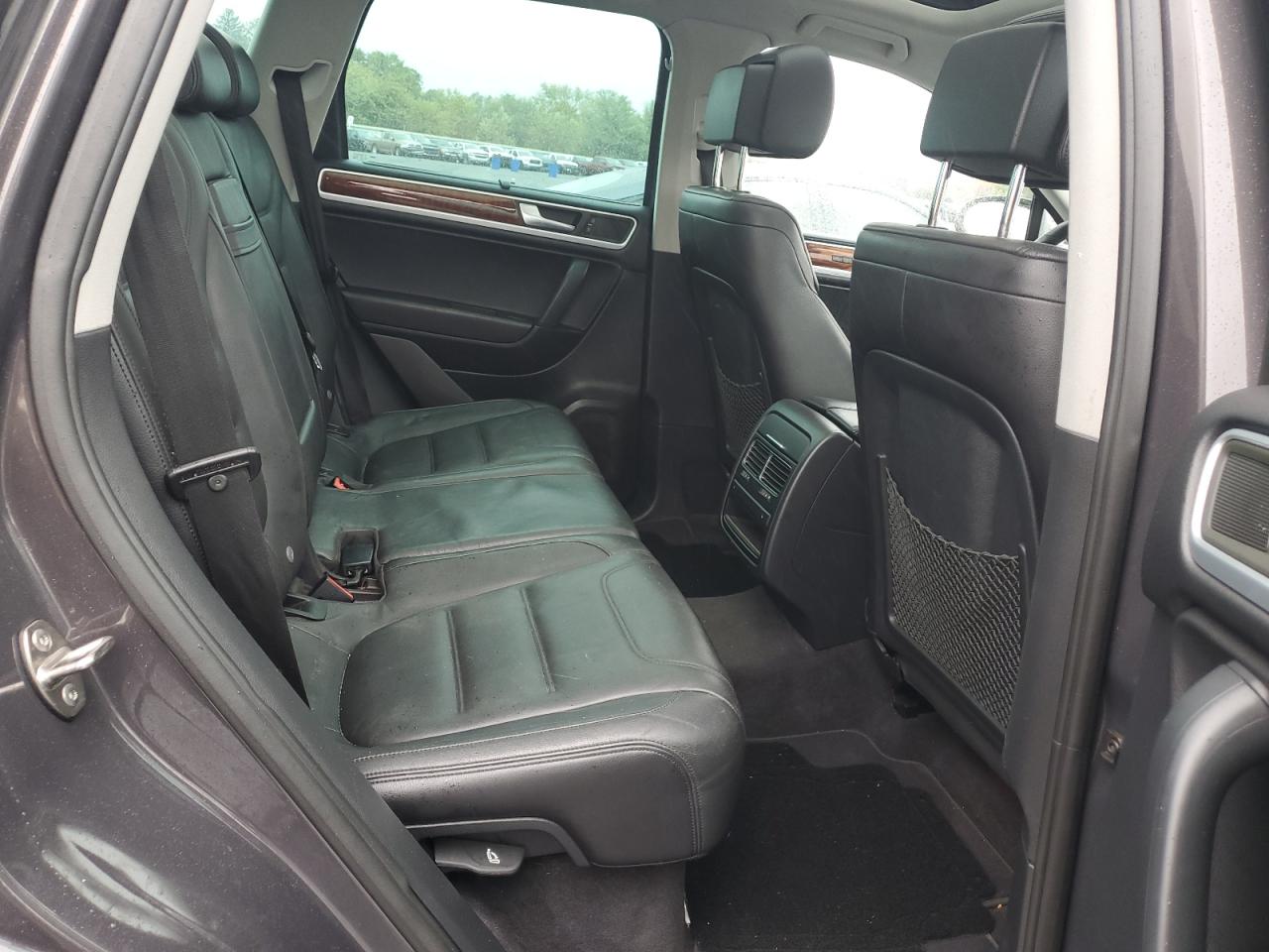 2011 Volkswagen Touareg Hybrid VIN: WVGFG9BP5BD002077 Lot: 86279755
