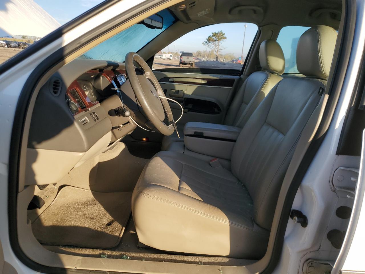 2006 Lincoln Town Car Signature VIN: 1LNHM81V16Y623567 Lot: 85897695