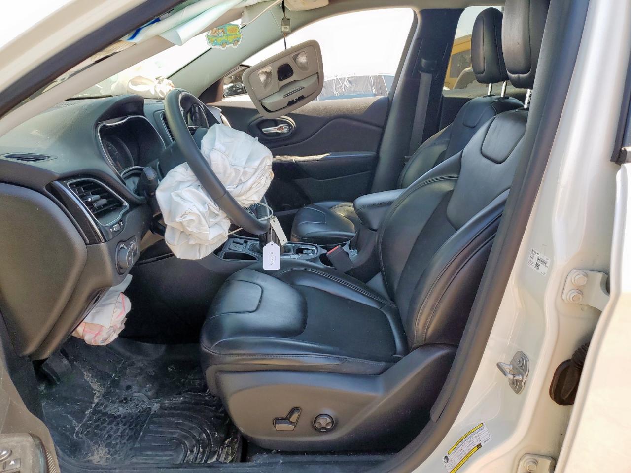 2019 Jeep Cherokee Latitude Plus VIN: 1C4PJLLB0KD466100 Lot: 85128315