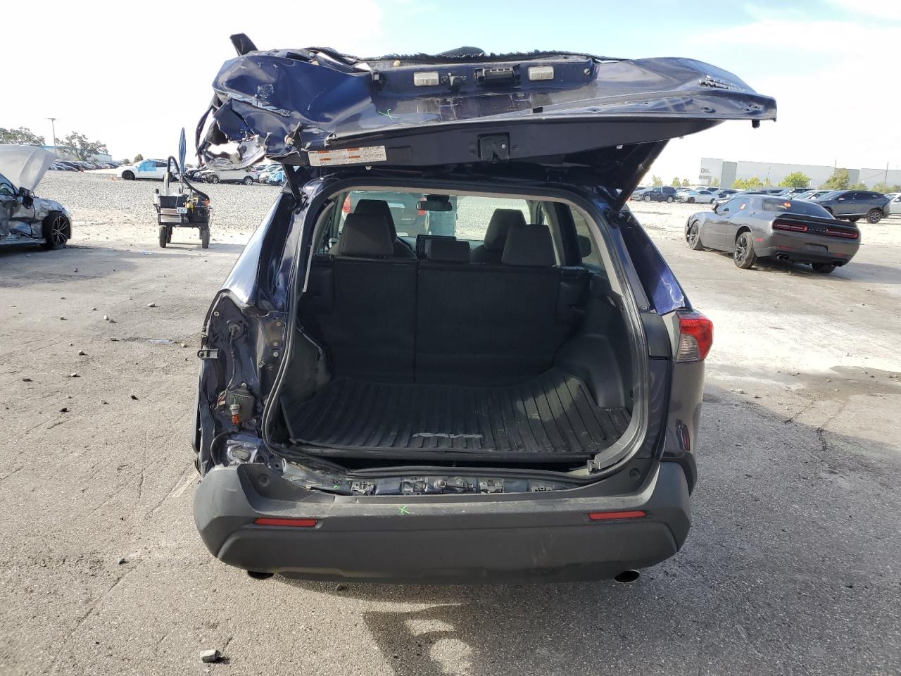 2021 Toyota Rav4 Xle VIN: 2T3R6RFV3MW004185 Lot: 85844565