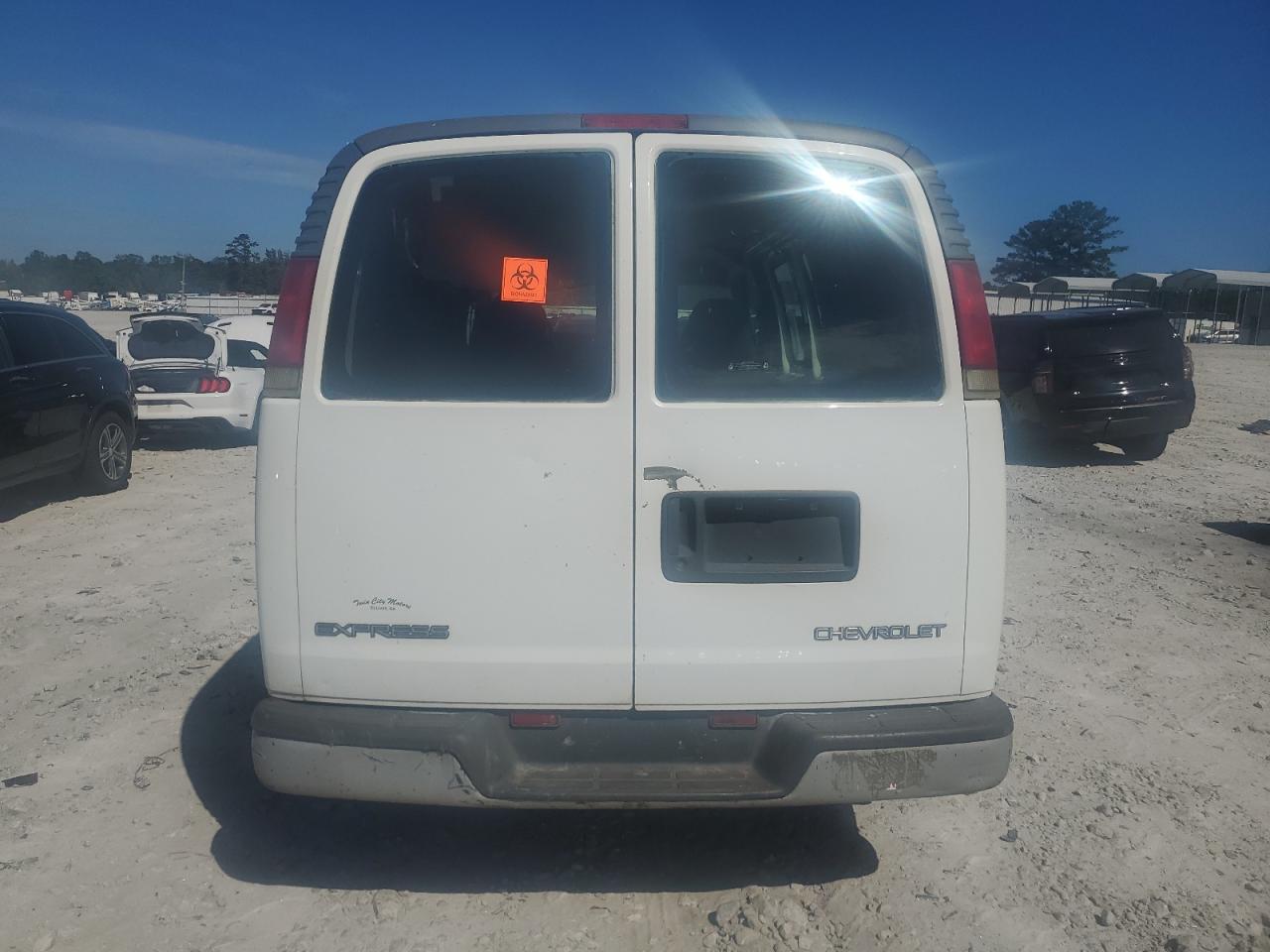 2002 Chevrolet Express G1500 VIN: 1GCFG15M021132583 Lot: 84709865