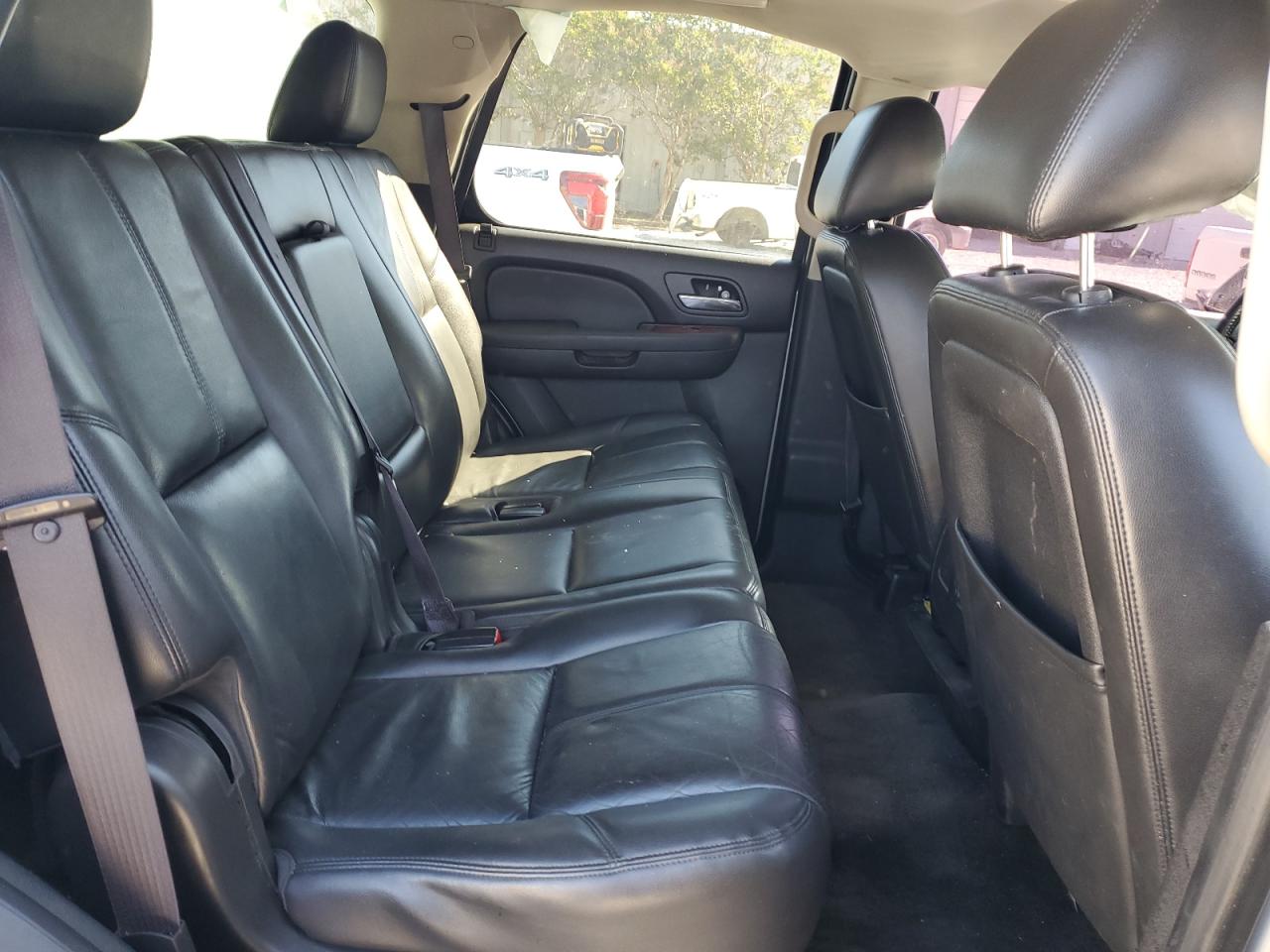 2013 Chevrolet Tahoe C1500 Lt VIN: 1GNSCBE01DR340643 Lot: 82448925