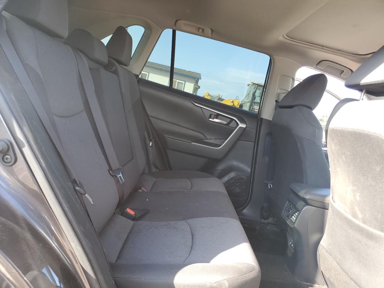 2020 Toyota Rav4 Xle VIN: JTMW1RFV2LJ017461 Lot: 82214835