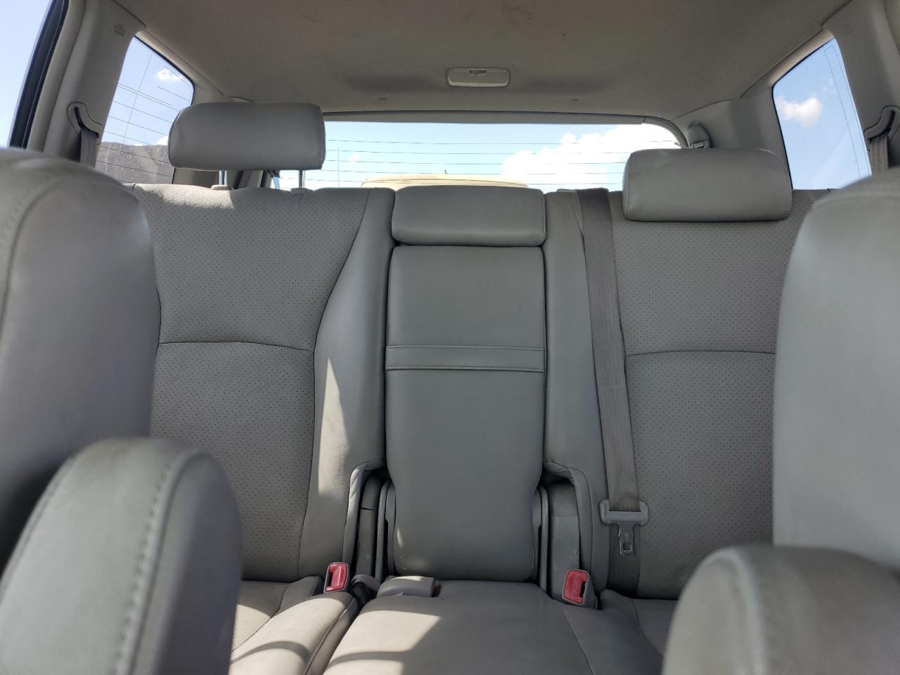 2004 Toyota Highlander Base VIN: JTEDP21A640003664 Lot: 85199355