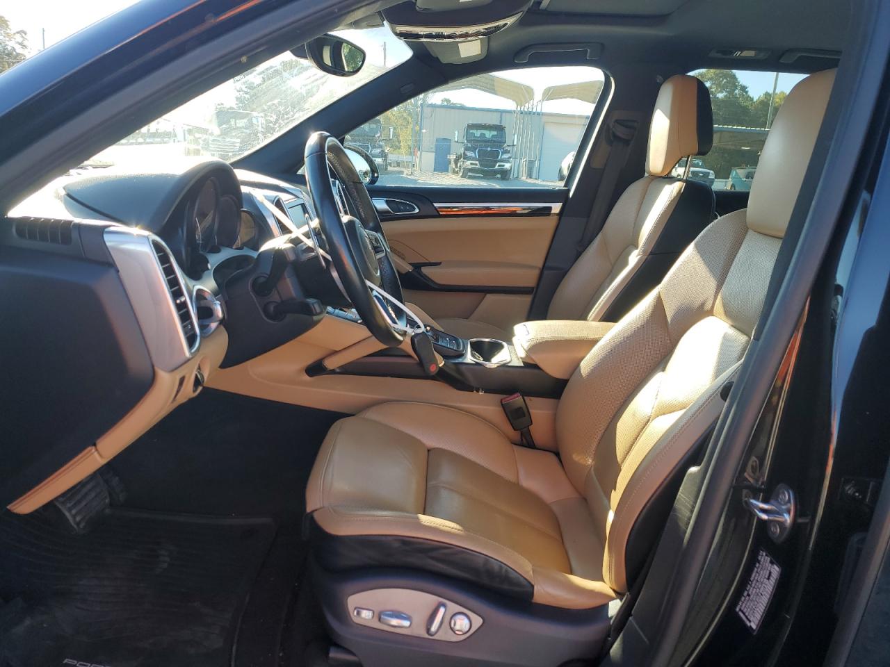 2016 Porsche Cayenne VIN: WP1AA2A2XGLA01838 Lot: 82500095