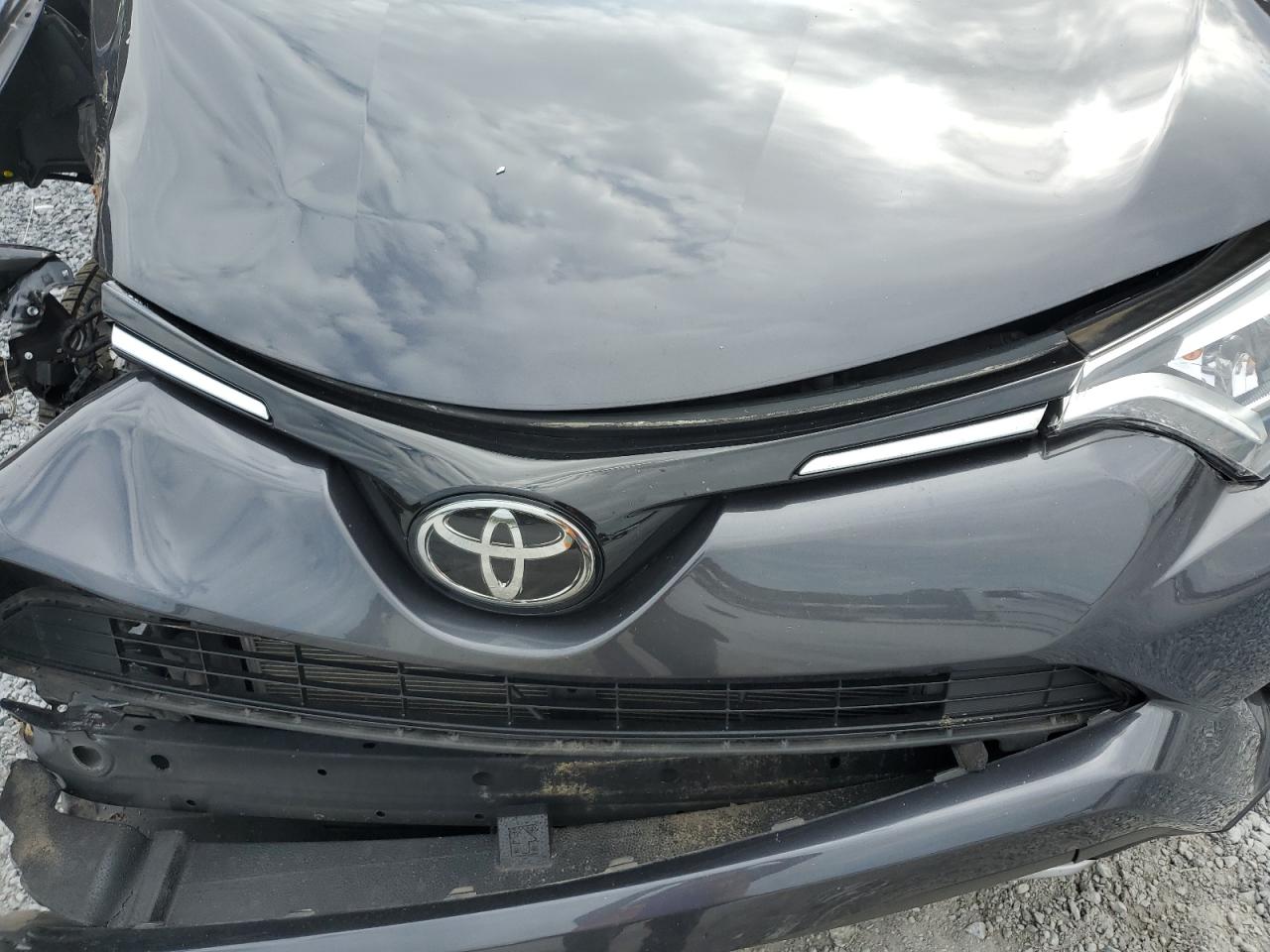 2017 Toyota Rav4 Limited VIN: JTMYFREV8HJ144122 Lot: 82336435