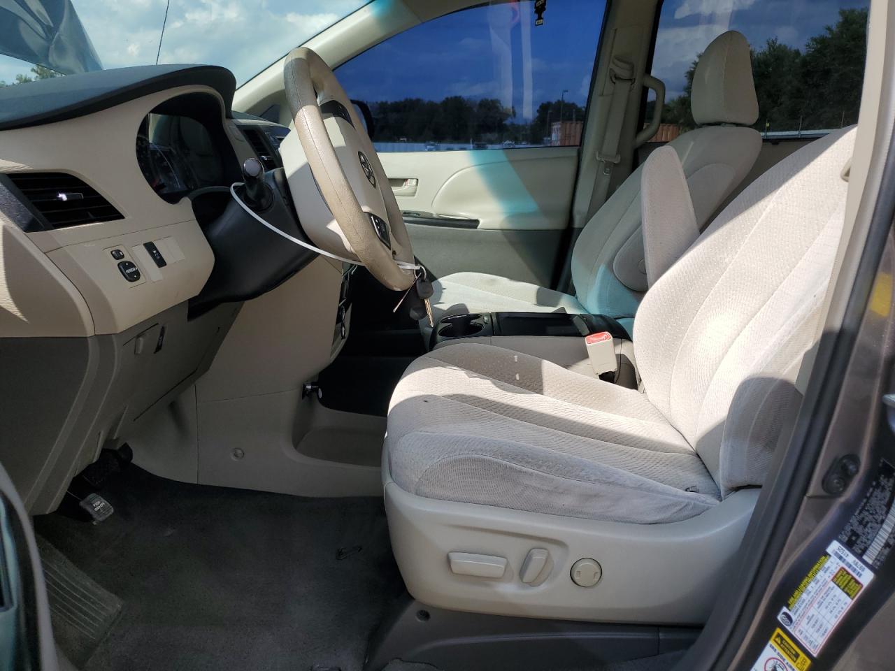 2011 Toyota Sienna Le VIN: 5TDKK3DCXBS094090 Lot: 84784535