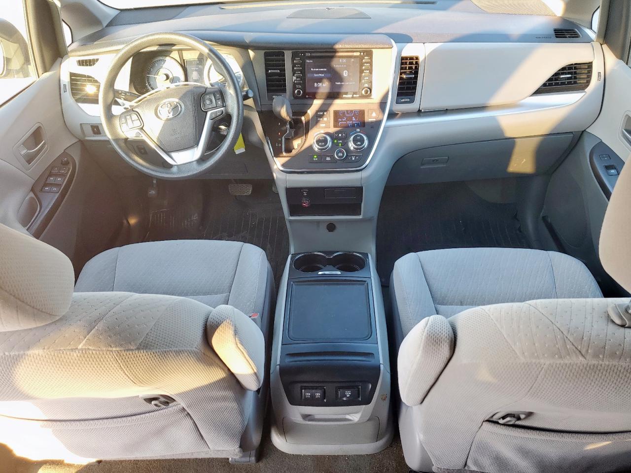 2018 Toyota Sienna Le VIN: 5TDKZ3DC7JS901370 Lot: 84625955