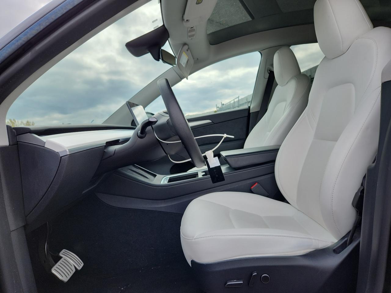 2023 Tesla Model Y VIN: 7SAYGDEF8PF918676 Lot: 82308415