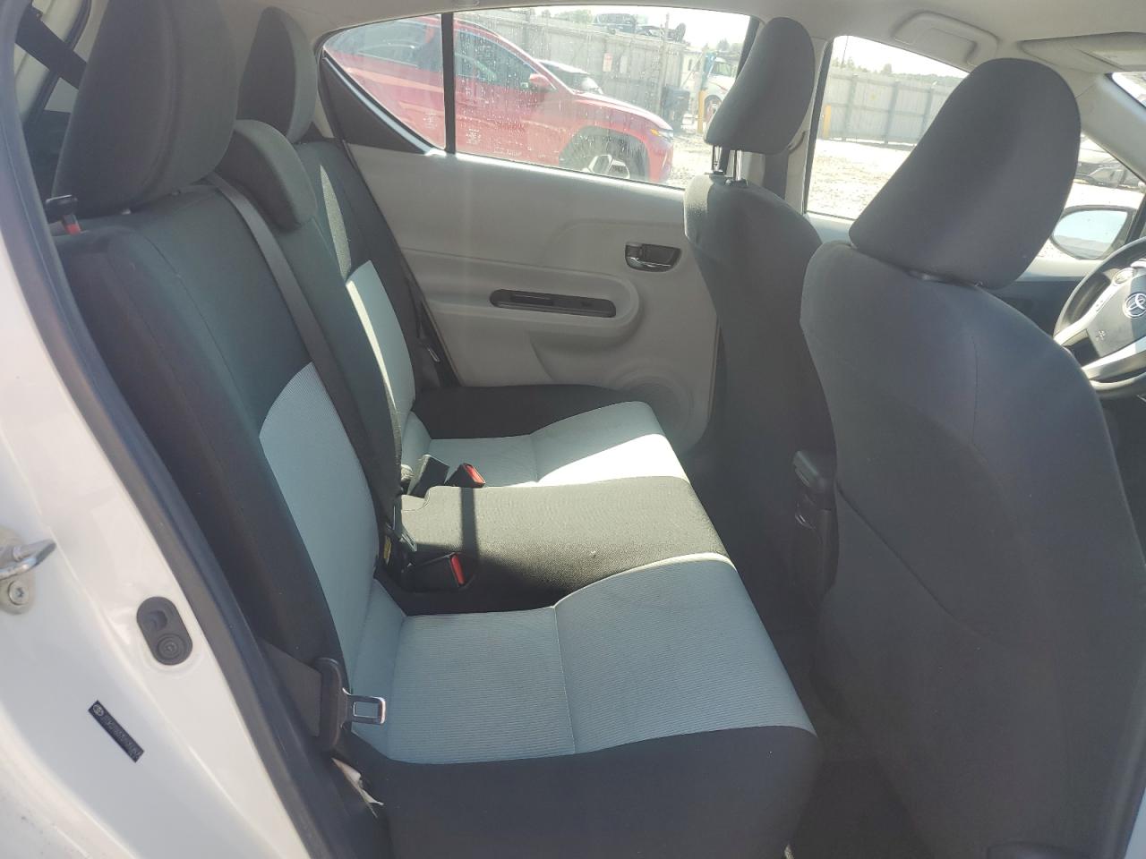 2013 Toyota Prius C VIN: JTDKDTB37D1050805 Lot: 85931995