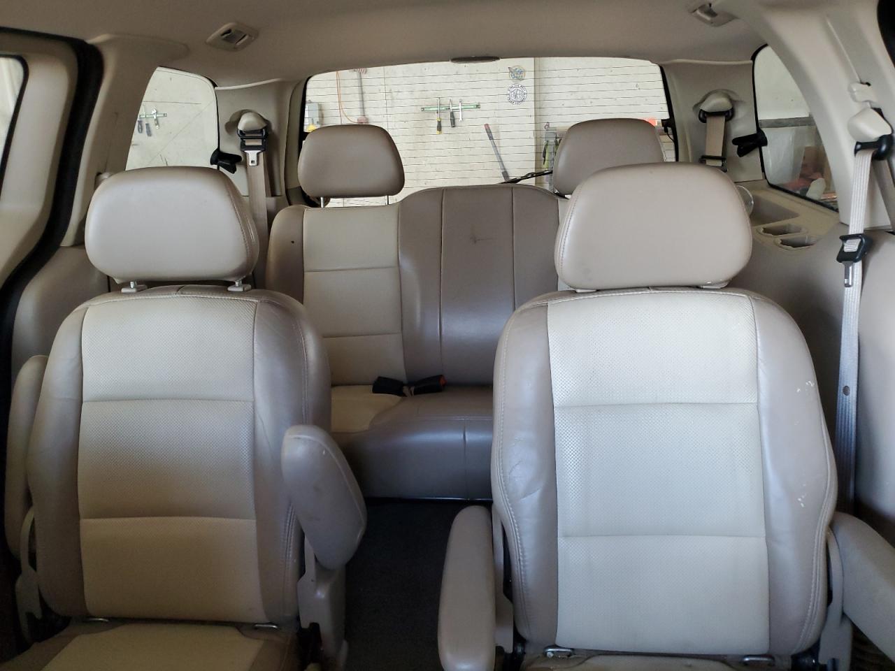 2002 Ford Windstar Limited VIN: 2FMDA58432BB60180 Lot: 85152455