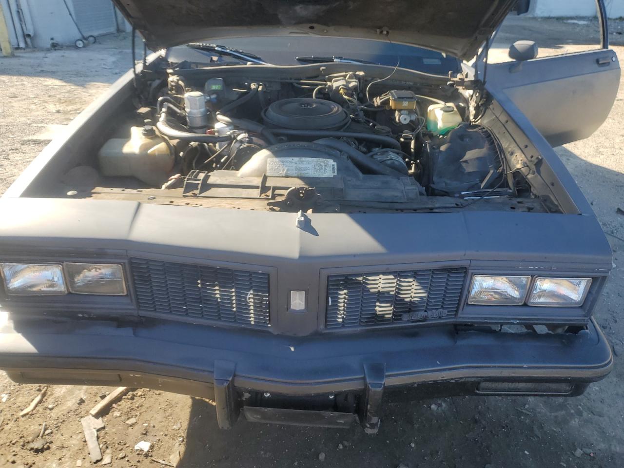 1984 Oldsmobile Delta 88 Royale VIN: 1G3AN37Y0EM712902 Lot: 82723965