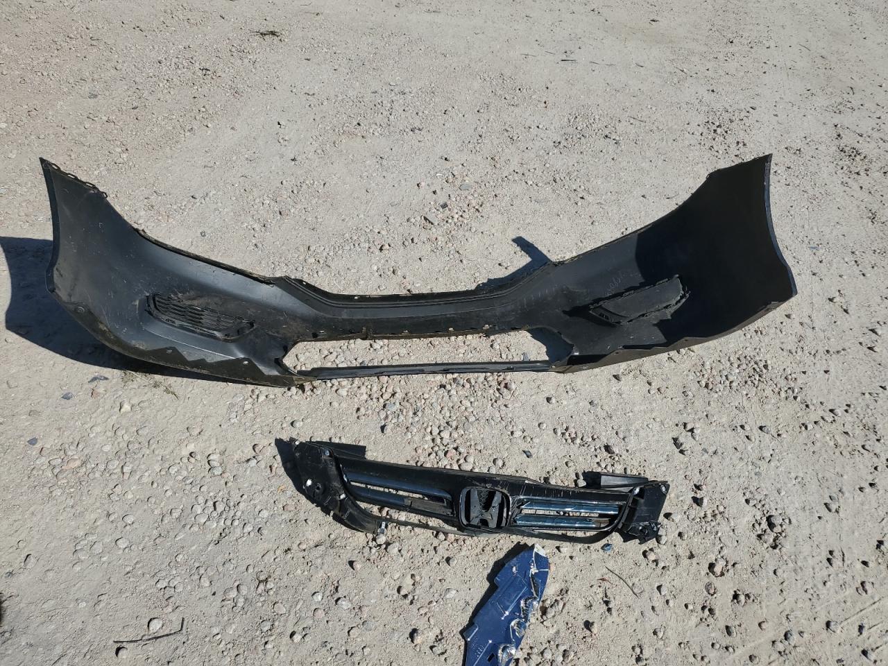 2015 Honda Accord Touring Hybrid VIN: 1HGCR6F74FA003904 Lot: 82199665