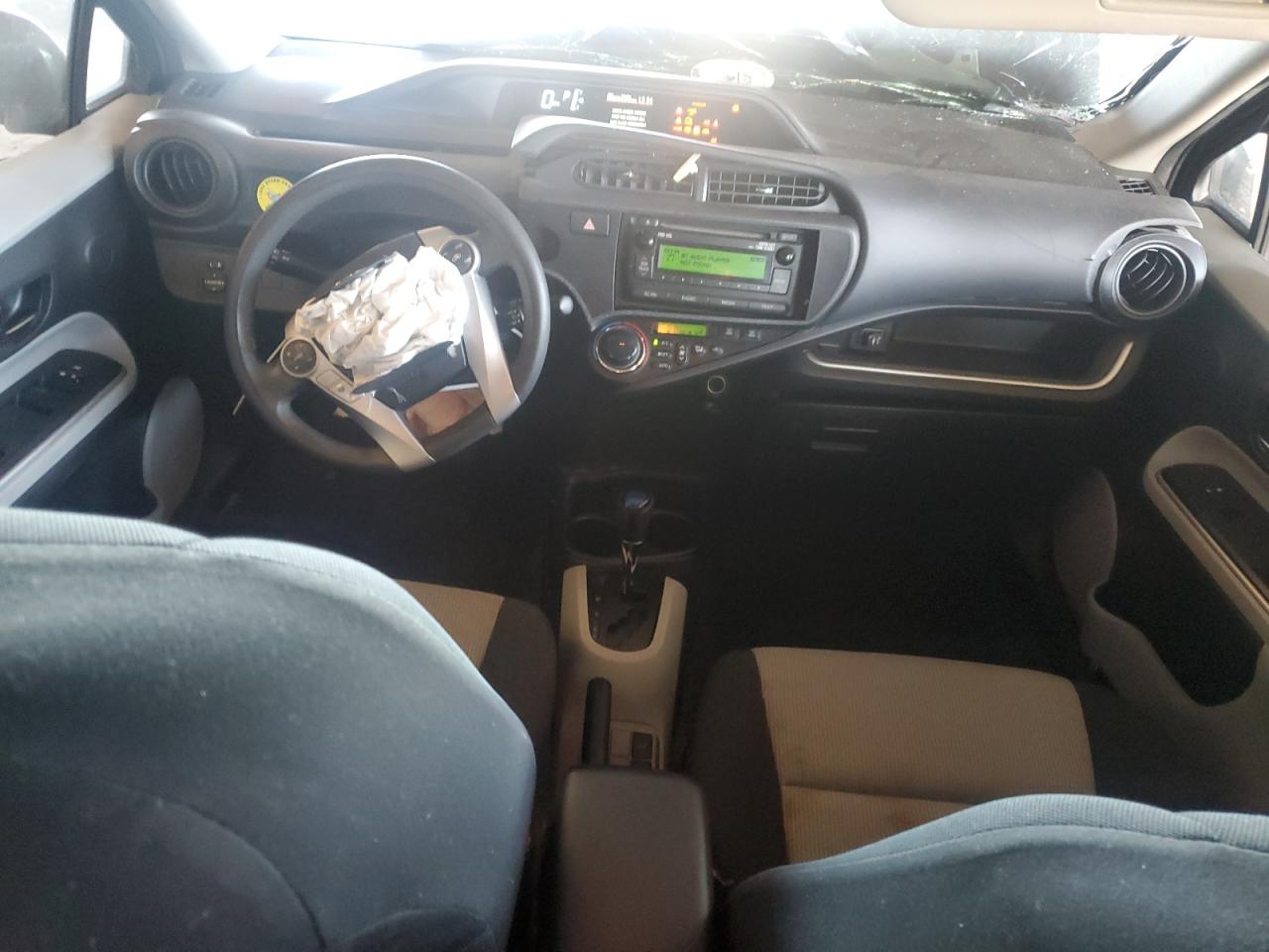 2014 Toyota Prius C VIN: JTDKDTB31E1566398 Lot: 90387555