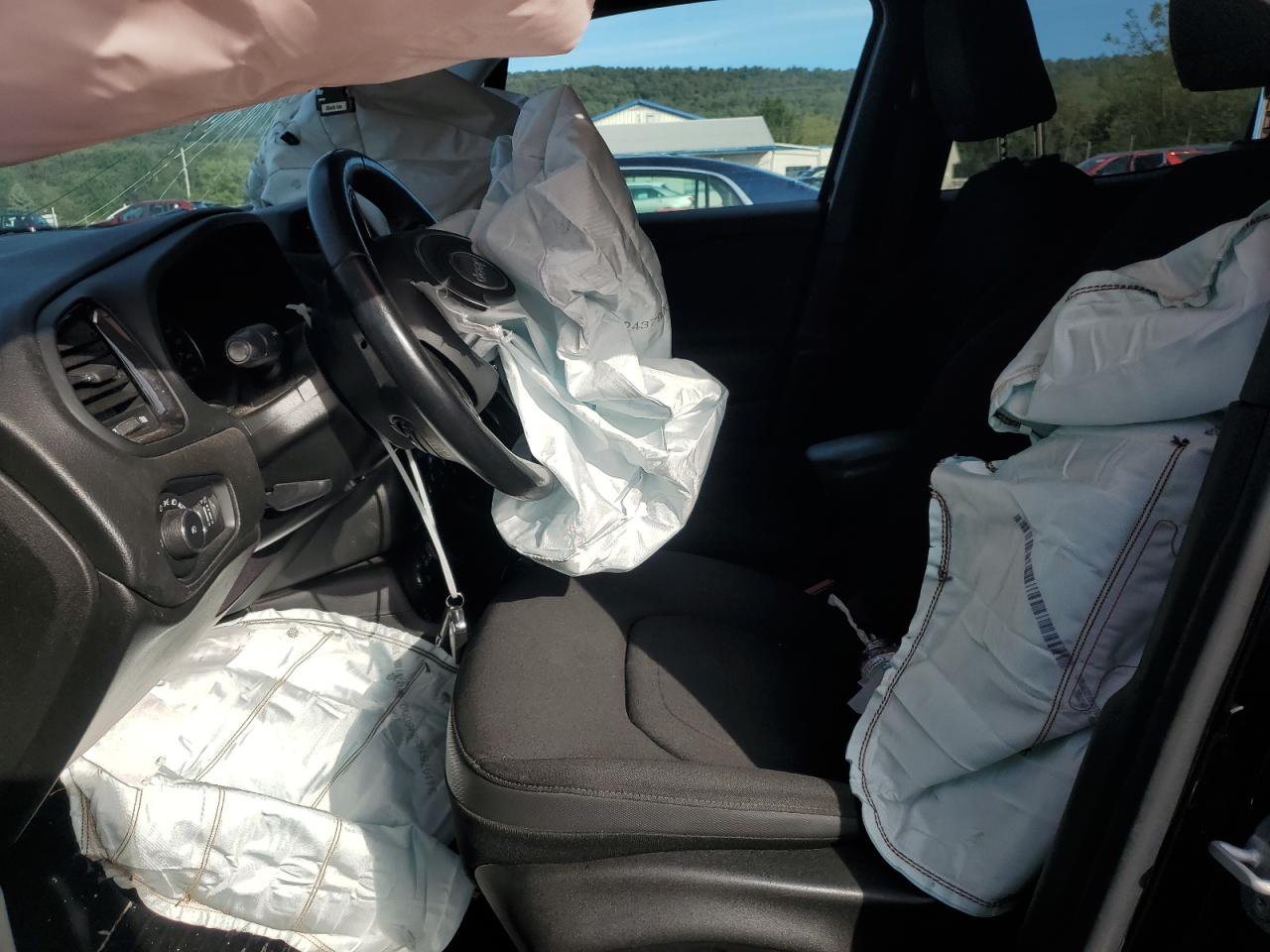 2017 Jeep Renegade Latitude VIN: ZACCJBBB7HPF81121 Lot: 81974985