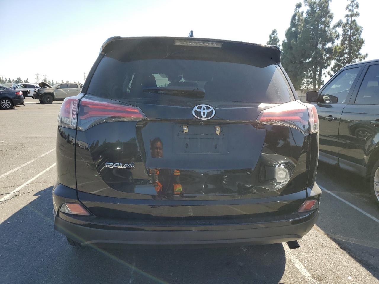 2017 Toyota Rav4 Le VIN: 2T3ZFREV6HW396196 Lot: 85152785