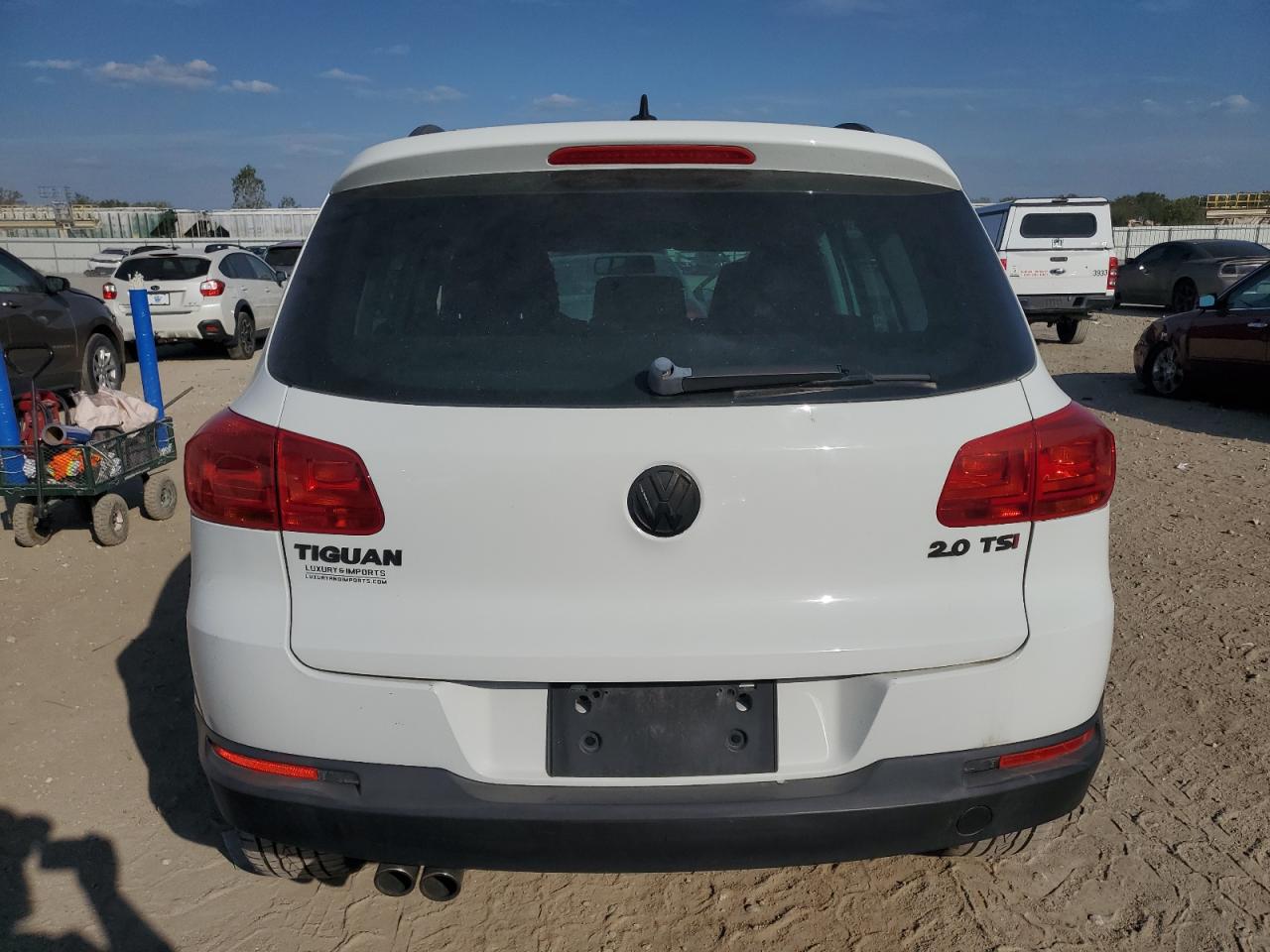 2015 Volkswagen Tiguan S VIN: WVGAV7AX2FW598569 Lot: 82009595