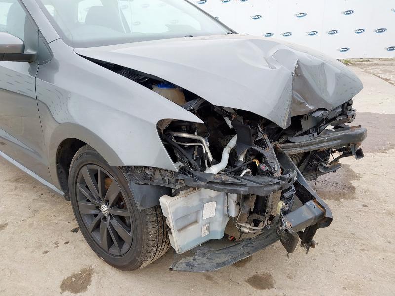 2015 VOLKSWAGEN POLO SE 
