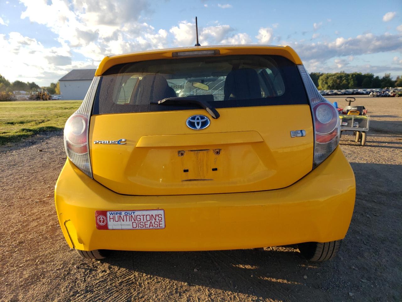 2014 Toyota Prius C VIN: JTDKDTB30E1069519 Lot: 82268235