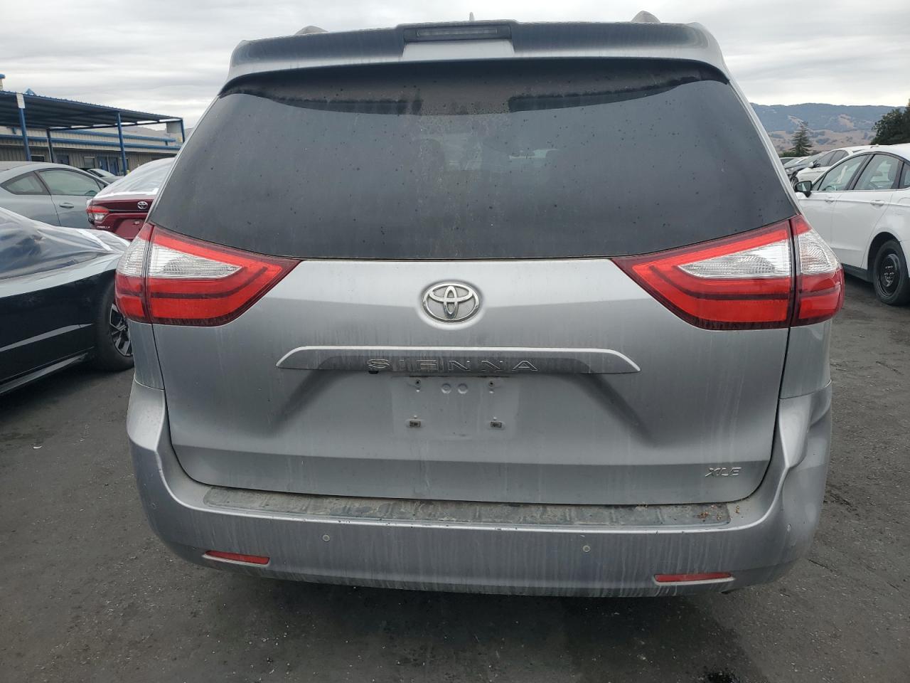 2018 Toyota Sienna Xle VIN: 5TDYZ3DC3JS931041 Lot: 84802455