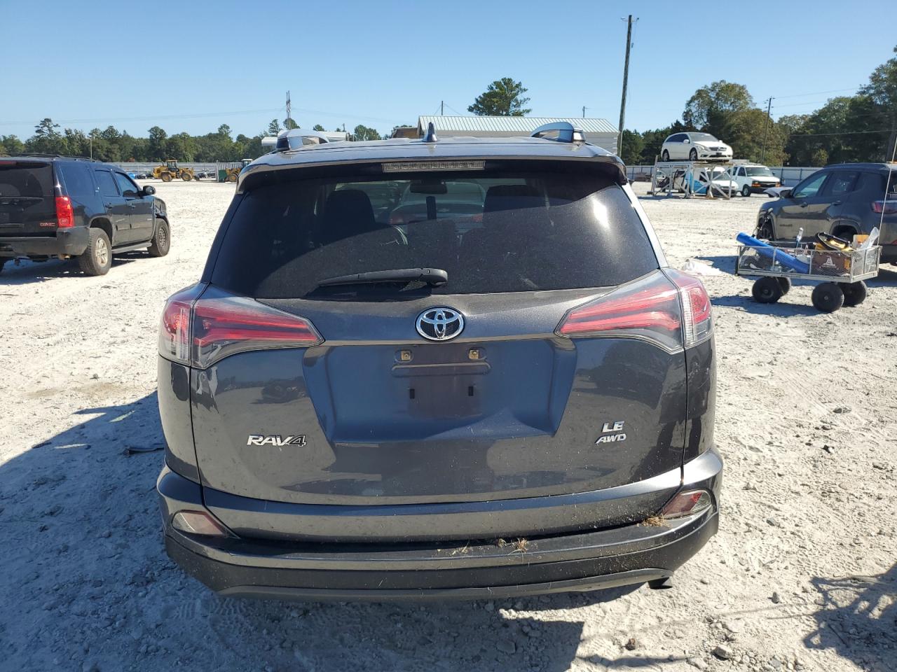 2017 Toyota Rav4 Le VIN: JTMBFREVXHD210657 Lot: 82184535