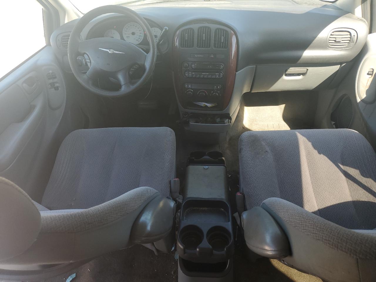 2006 Chrysler Town & Country VIN: 1A4GP45R06B740051 Lot: 84612285