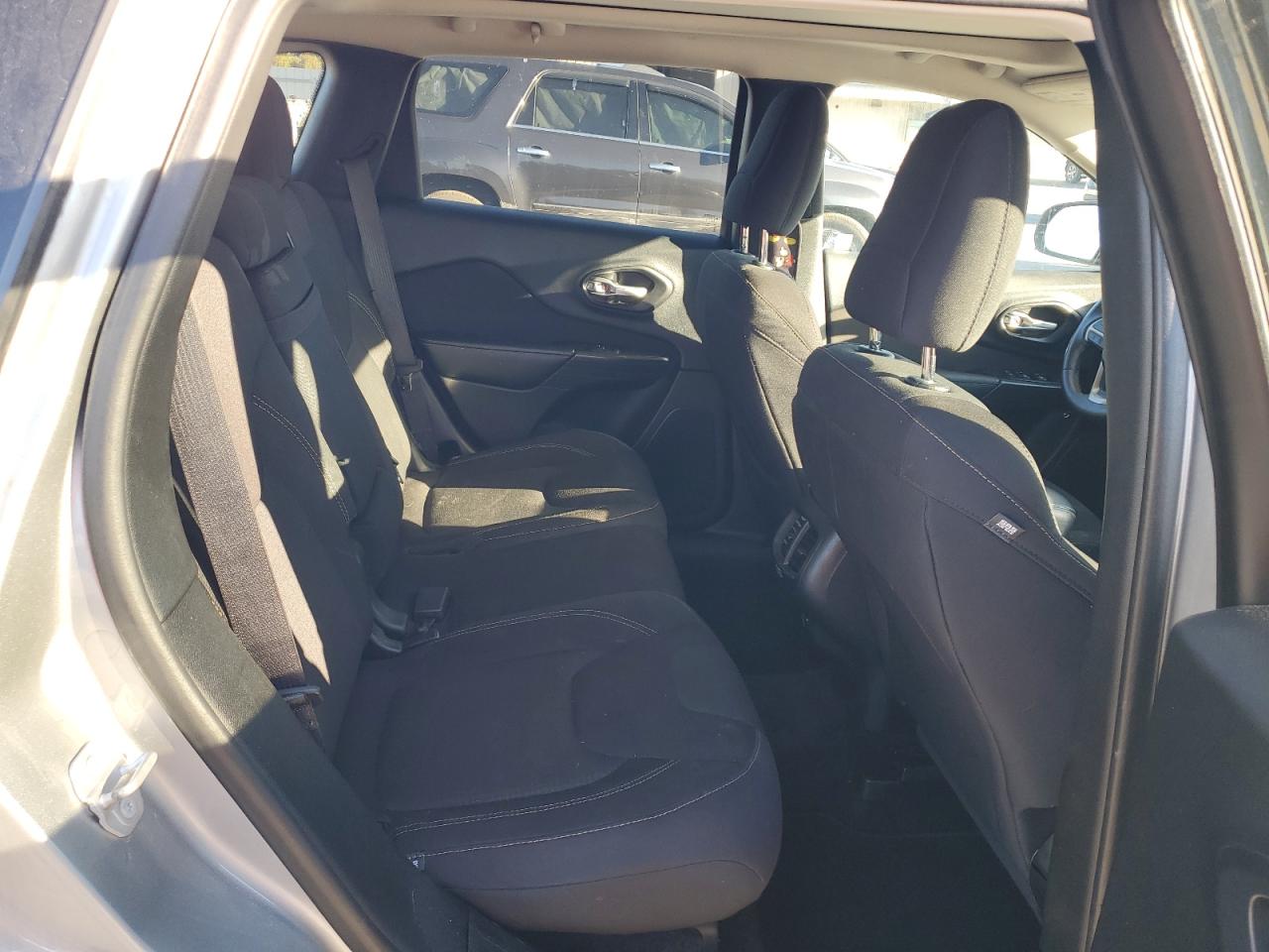2016 Jeep Cherokee Latitude VIN: 1C4PJMCB4GW130693 Lot: 84252085
