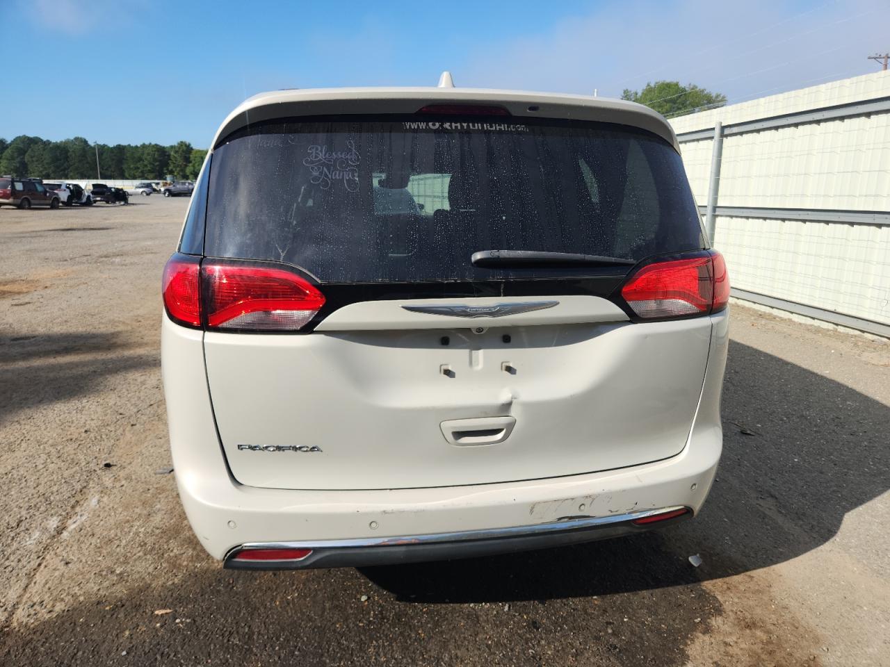 2017 Chrysler Pacifica Touring L Plus VIN: 2C4RC1EG2HR608386 Lot: 82195975