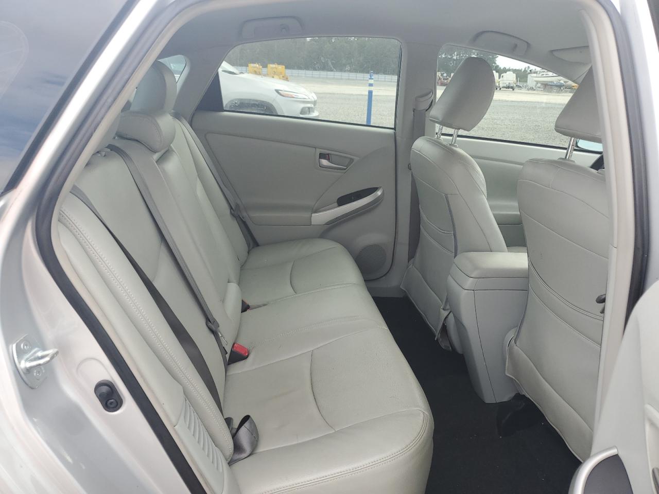 2015 Toyota Prius VIN: JTDKN3DU2F0450413 Lot: 85700405