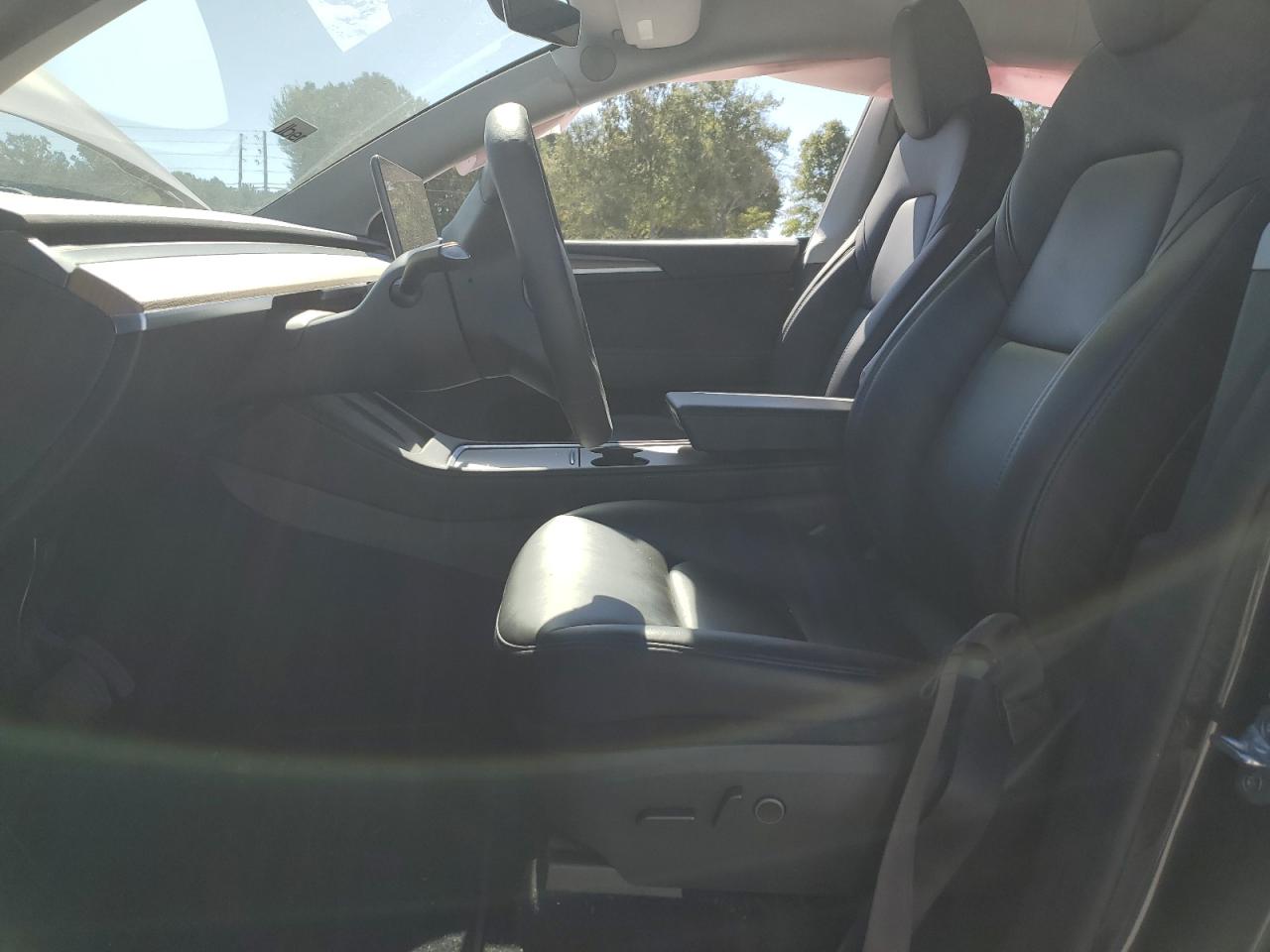 2024 Tesla Model Y VIN: 7SAYGDEE0RA270466 Lot: 81958305