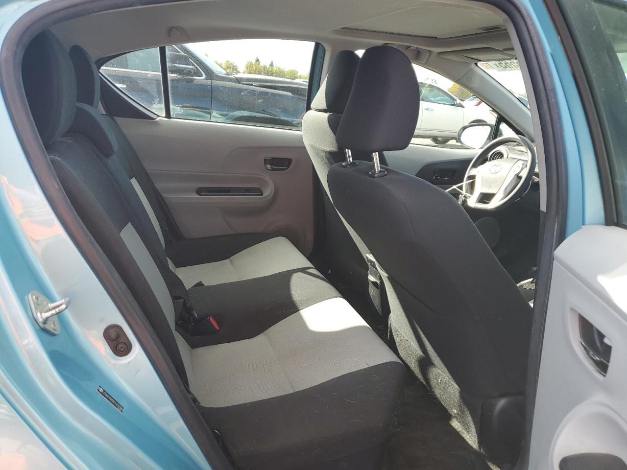 2013 Toyota Prius C VIN: JTDKDTB3XD1032380 Lot: 82205565