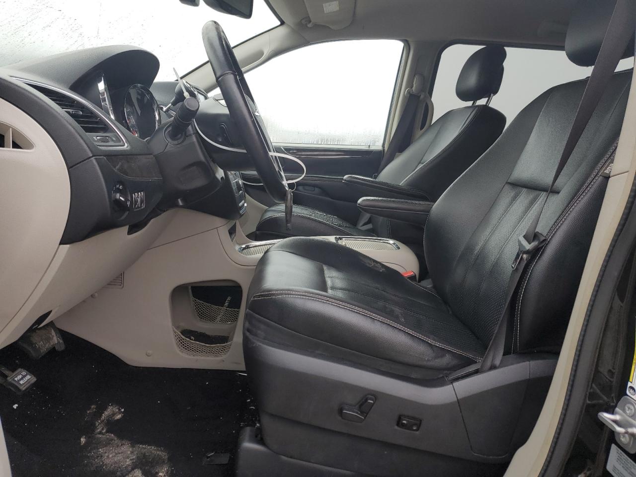 2015 Chrysler Town & Country Touring L VIN: 2C4RC1CG1FR731256 Lot: 90474845