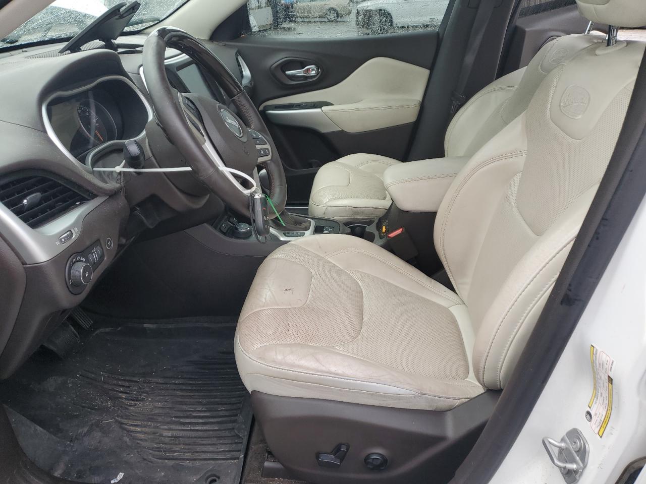 2017 Jeep Cherokee Overland VIN: 1C4PJMJSXHW616364 Lot: 82757295