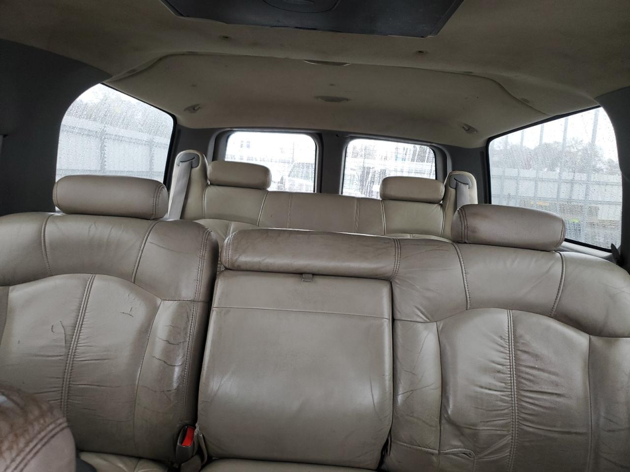 2000 Chevrolet Suburban C1500 VIN: 3GNEC16T4YG209244 Lot: 90571725